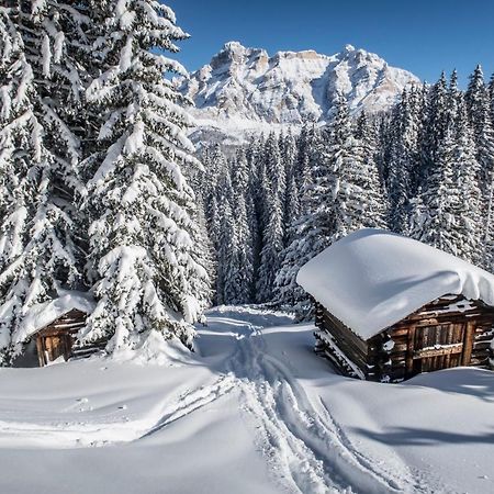 Hotel Conturines San Cassiano  Zewnętrze zdjęcie