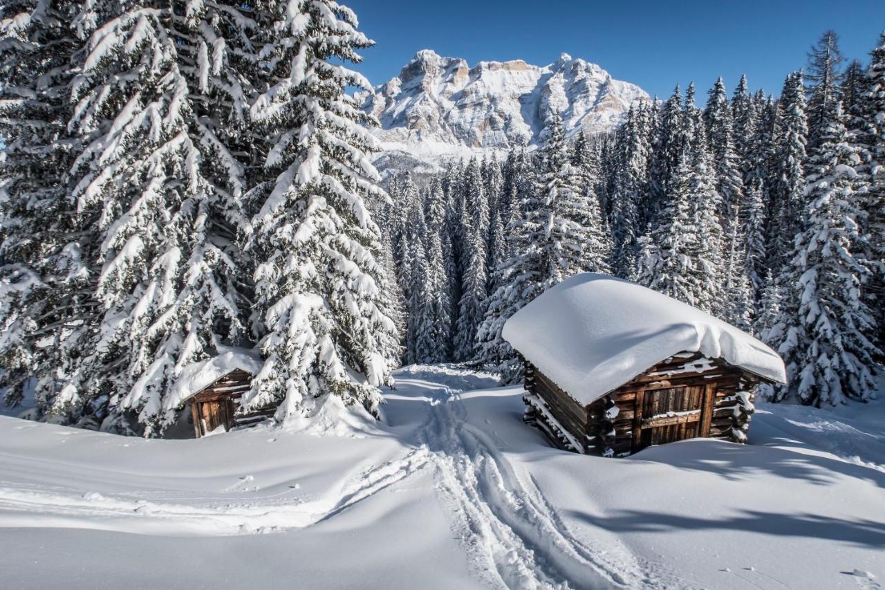 Hotel Conturines San Cassiano  Zewnętrze zdjęcie