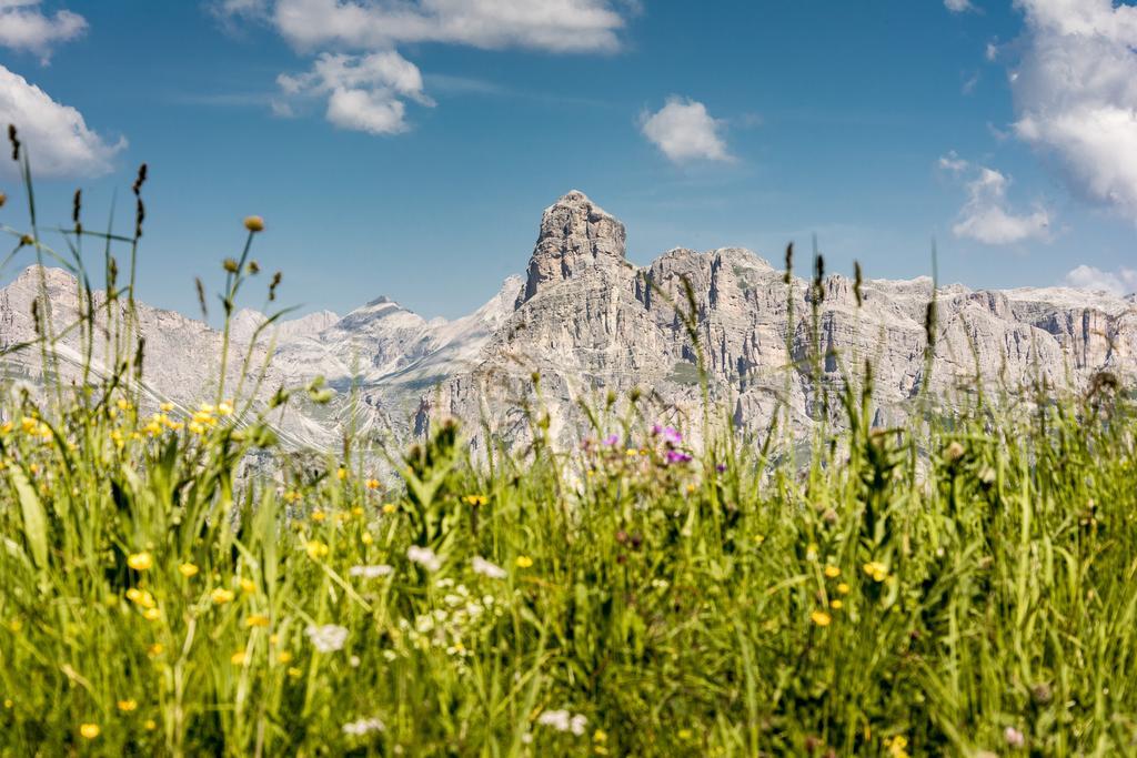 Hotel Conturines San Cassiano  Zewnętrze zdjęcie