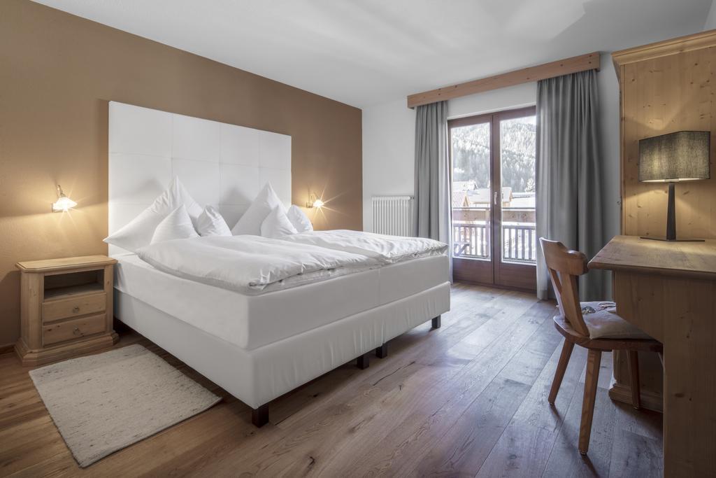 Hotel Conturines San Cassiano  Zewnętrze zdjęcie